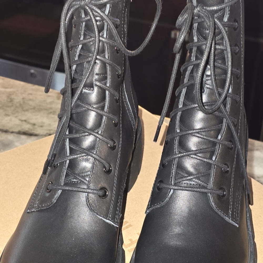 Steve Madden Black Lace-Up Women's Boots - Picture 2 of 10